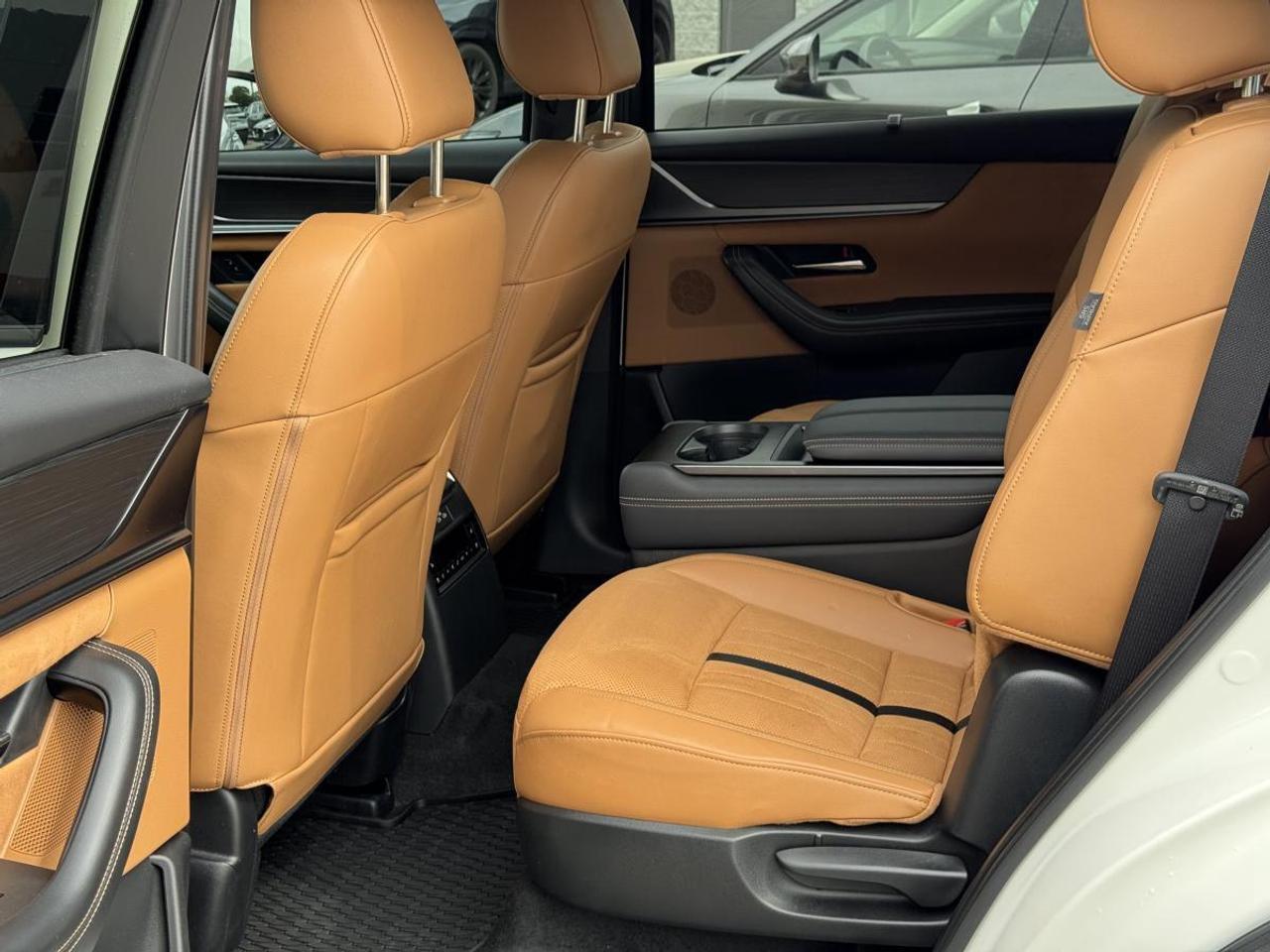 2024 Mazda CX-90 MHEV SIGNATURE/ ONLY 23K/ EXTENDED WARRANTY/ 3.95% RATE Photo