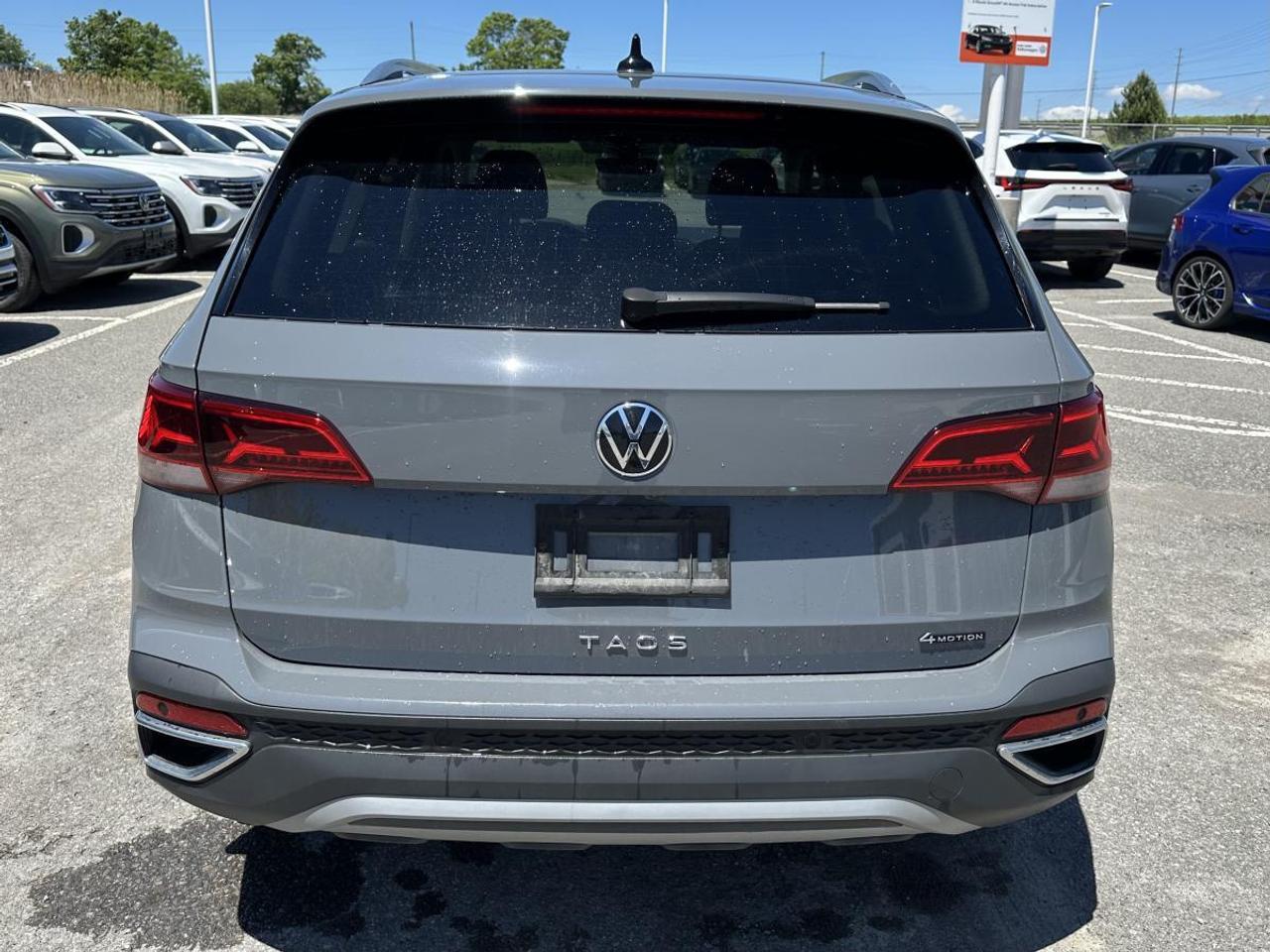 2022 Volkswagen Taos Highline 1.5T 7sp at DSG w/ Tip 4M Photo