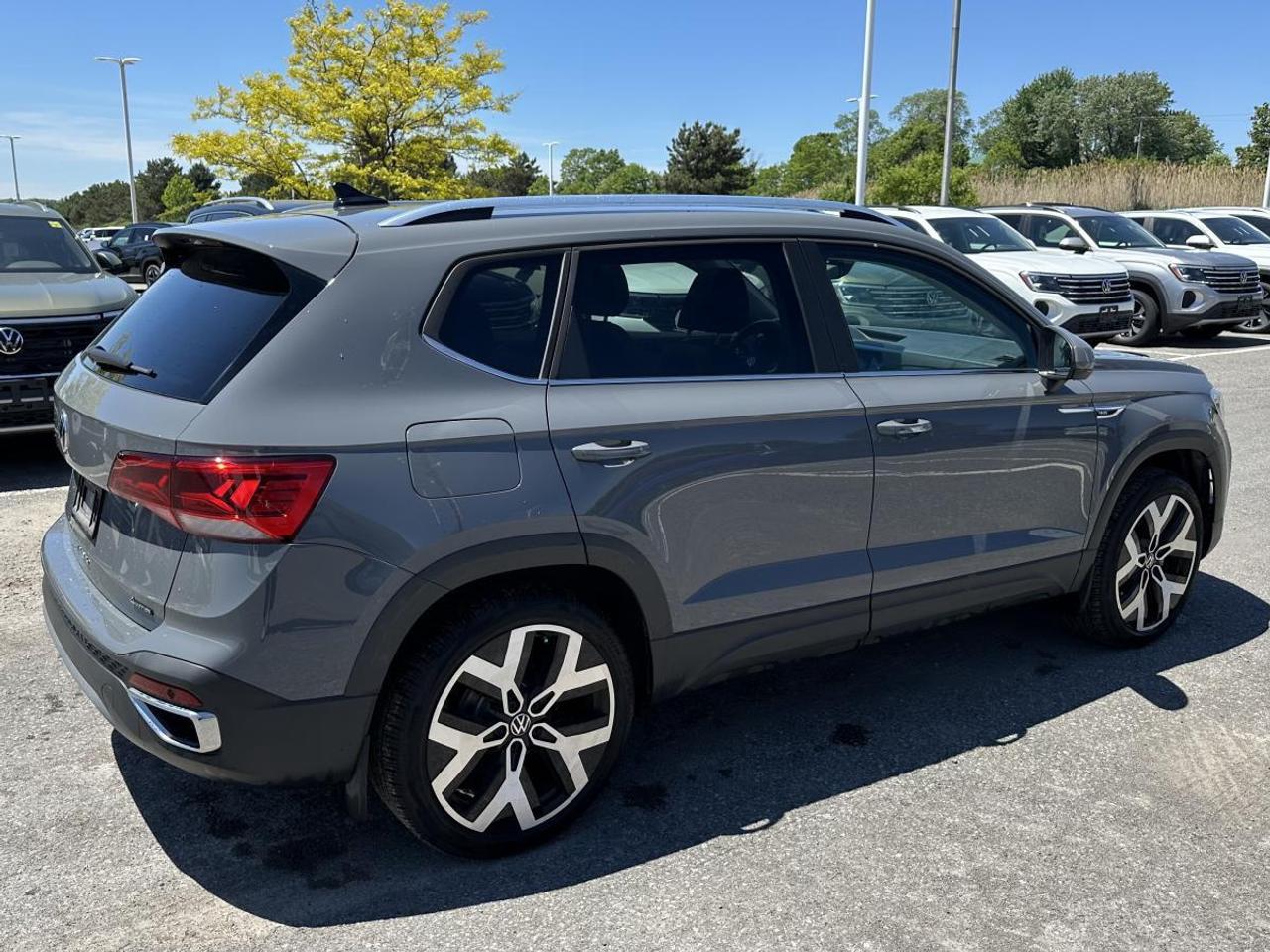 2022 Volkswagen Taos Highline 1.5T 7sp at DSG w/ Tip 4M Photo2