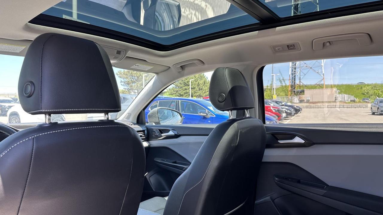 2022 Volkswagen Taos Highline 1.5T 7sp at DSG w/ Tip 4M Photo