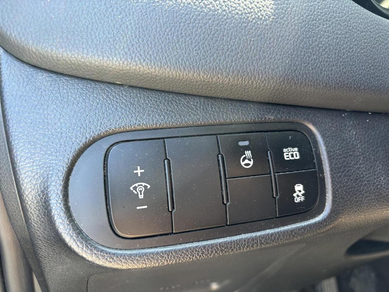 2014 Kia Rondo  Photo