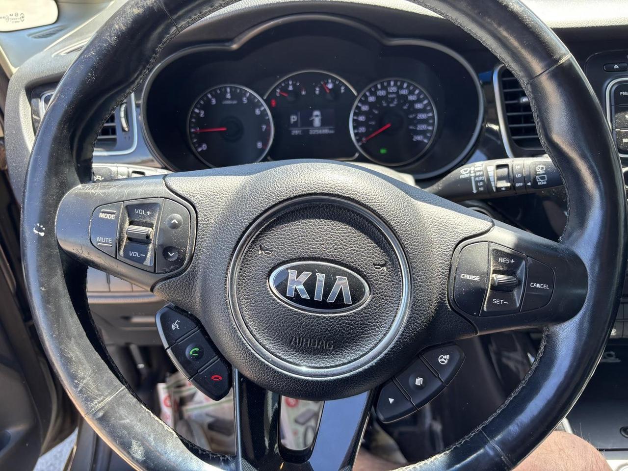 2014 Kia Rondo  Photo