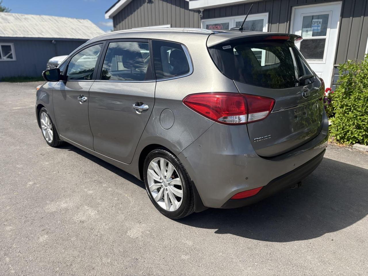 2014 Kia Rondo  Photo