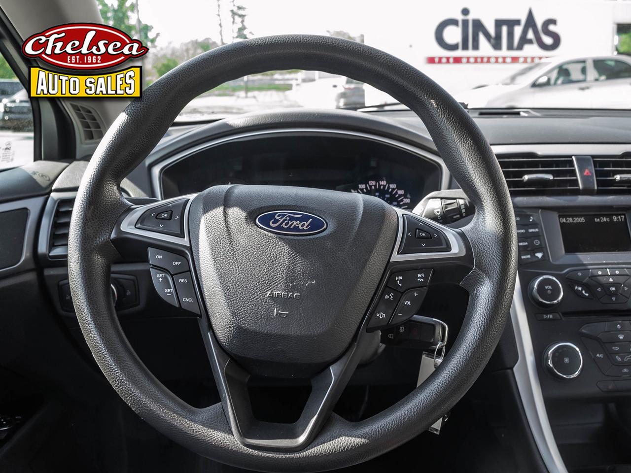 2014 Ford Fusion SE Photo