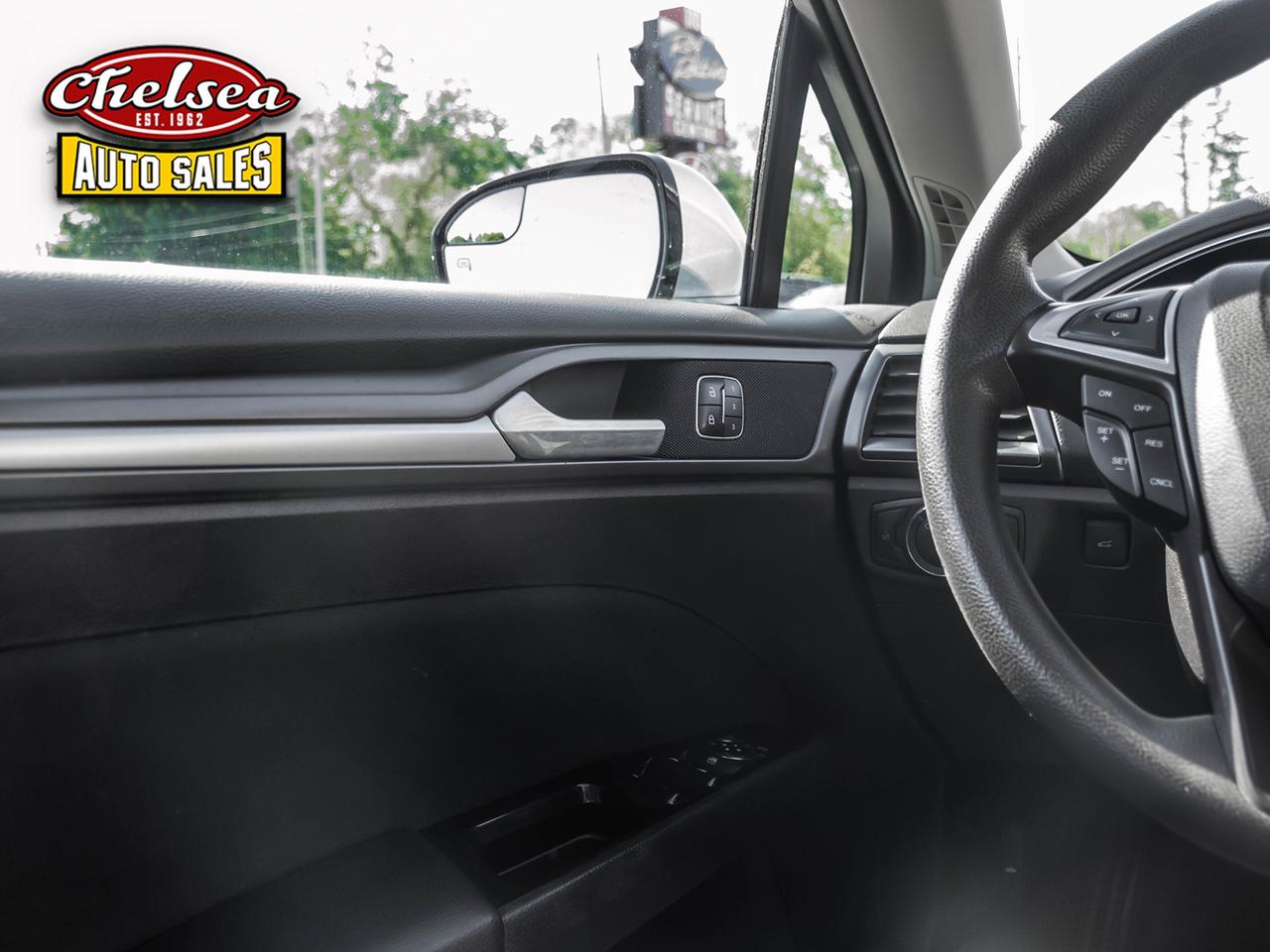 2014 Ford Fusion SE Photo