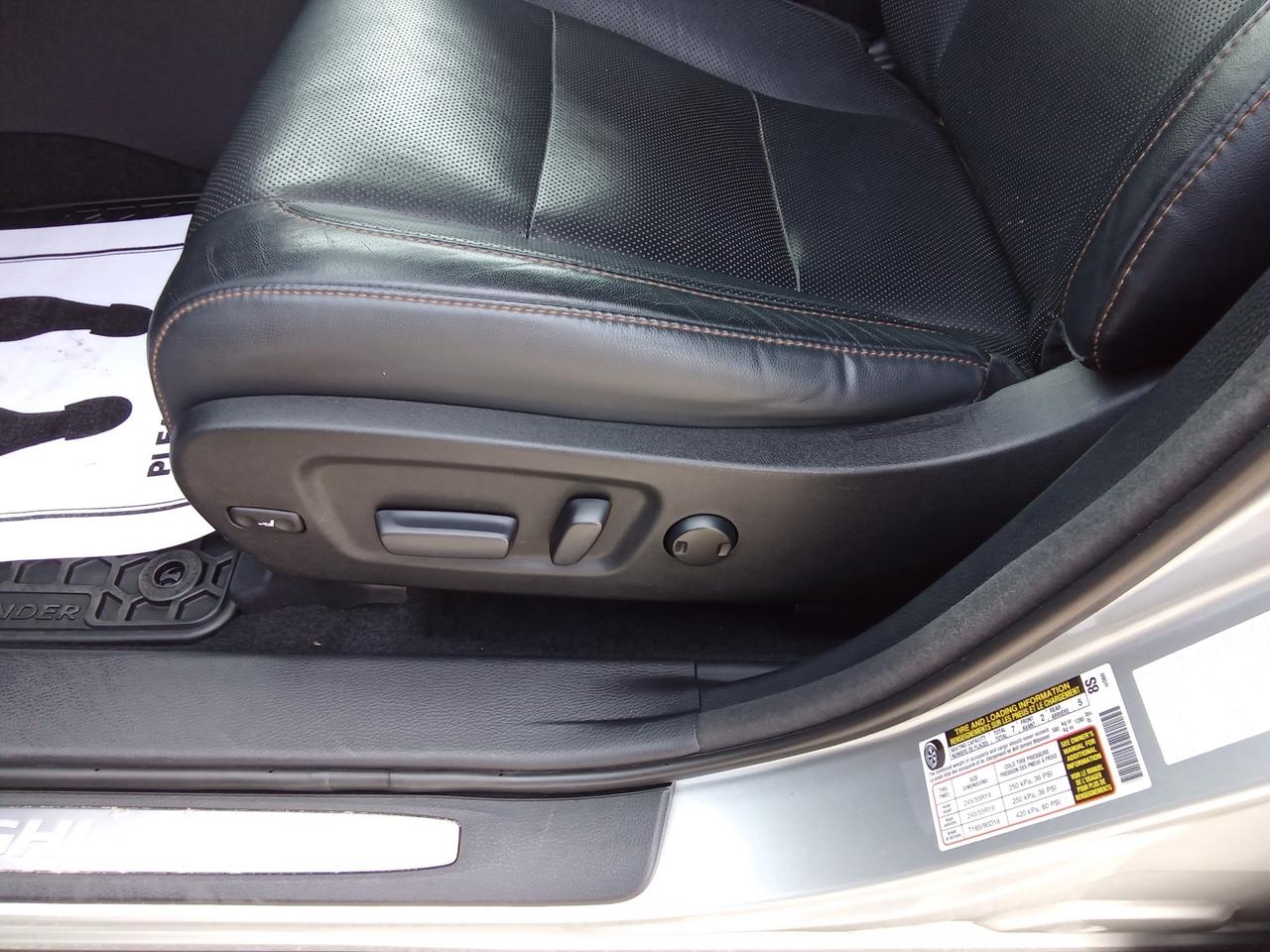 2018 Toyota Highlander Limited 4dr All-Wheel Drive Photo4