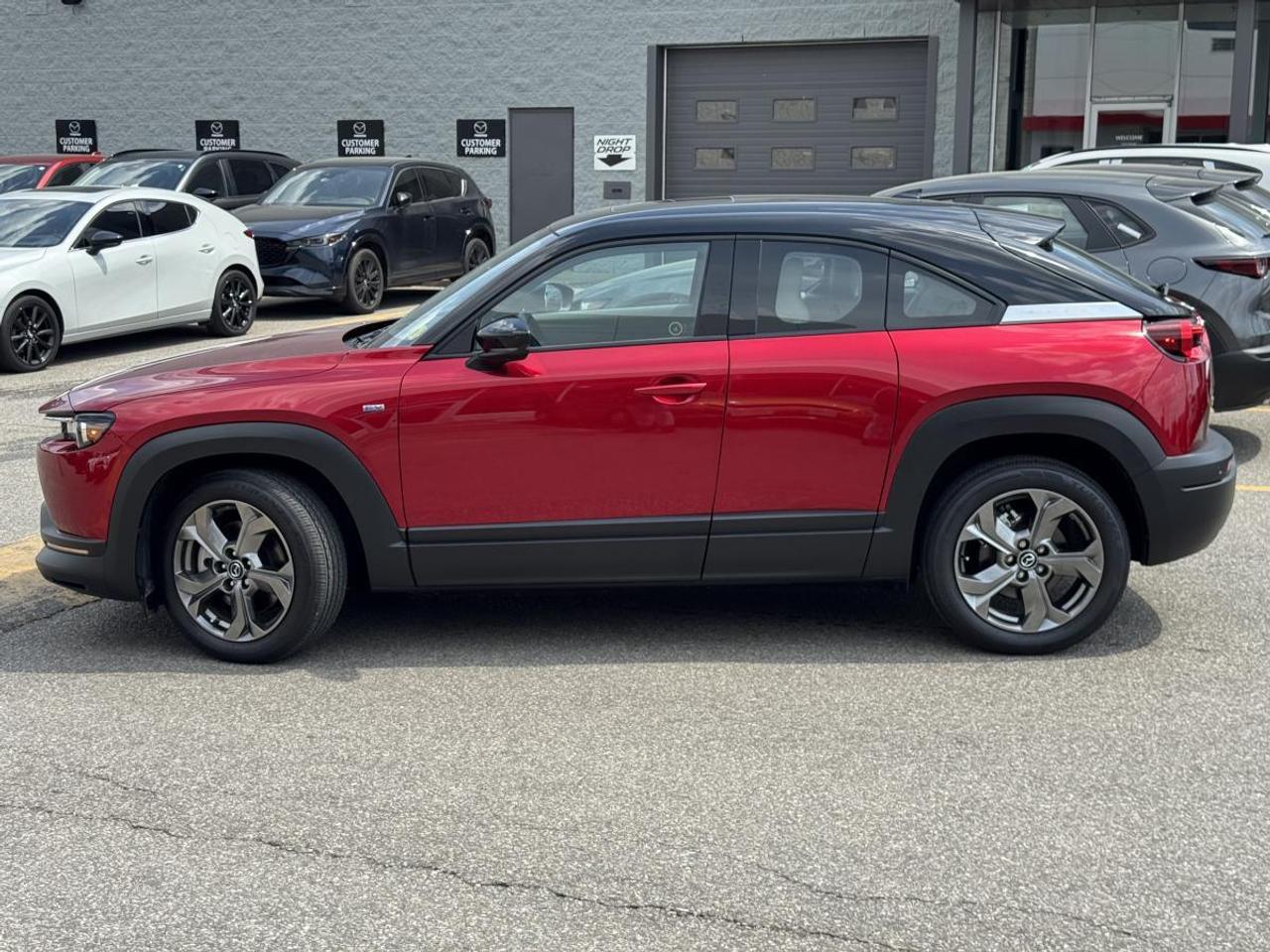 2023 Mazda MX-30 GT / CPO/ ONLY 1850 KMS/ EXTENDED WARRANTY/ MUST S Photo