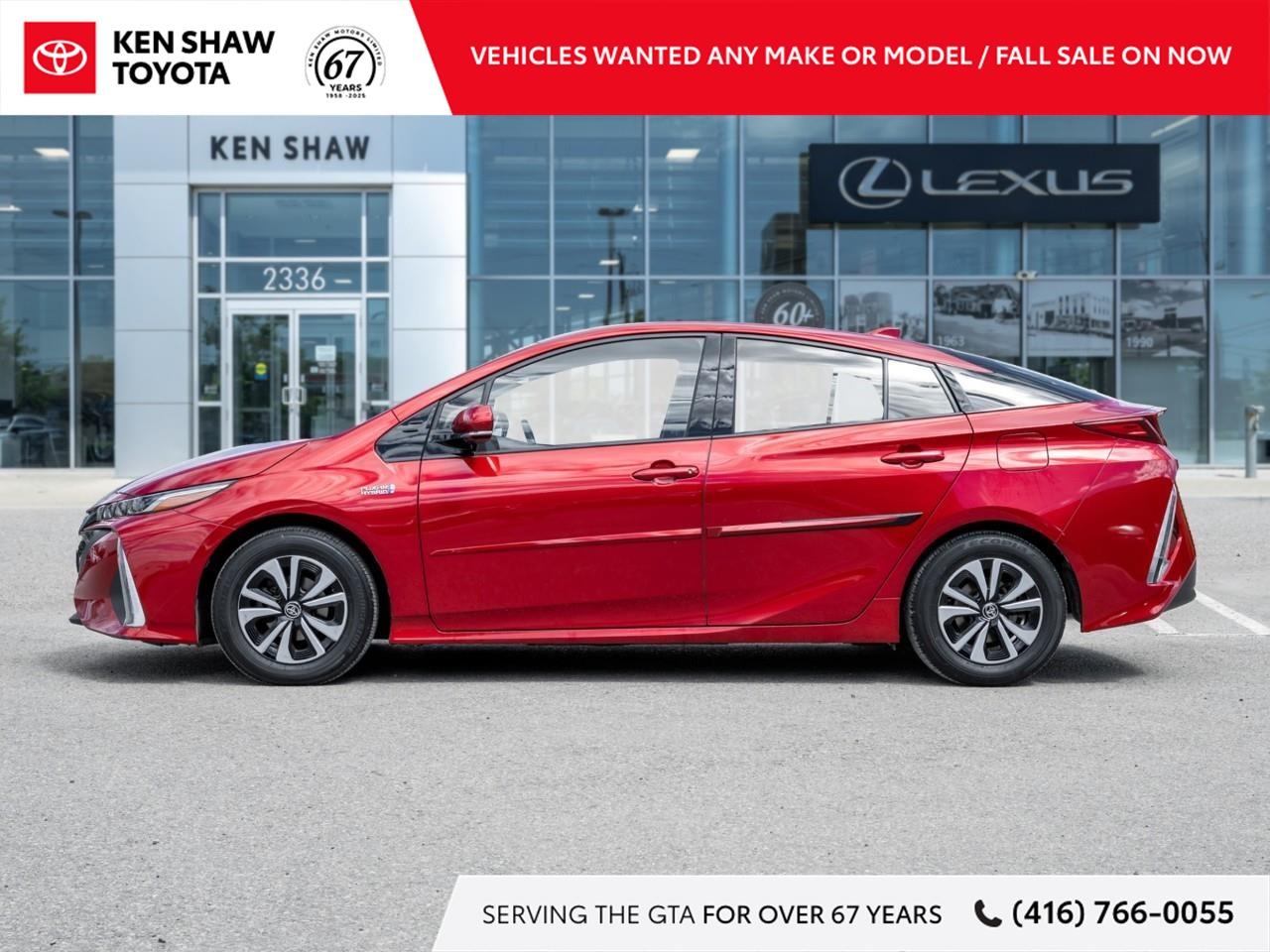 2018 Toyota Prius Prime  Photo2