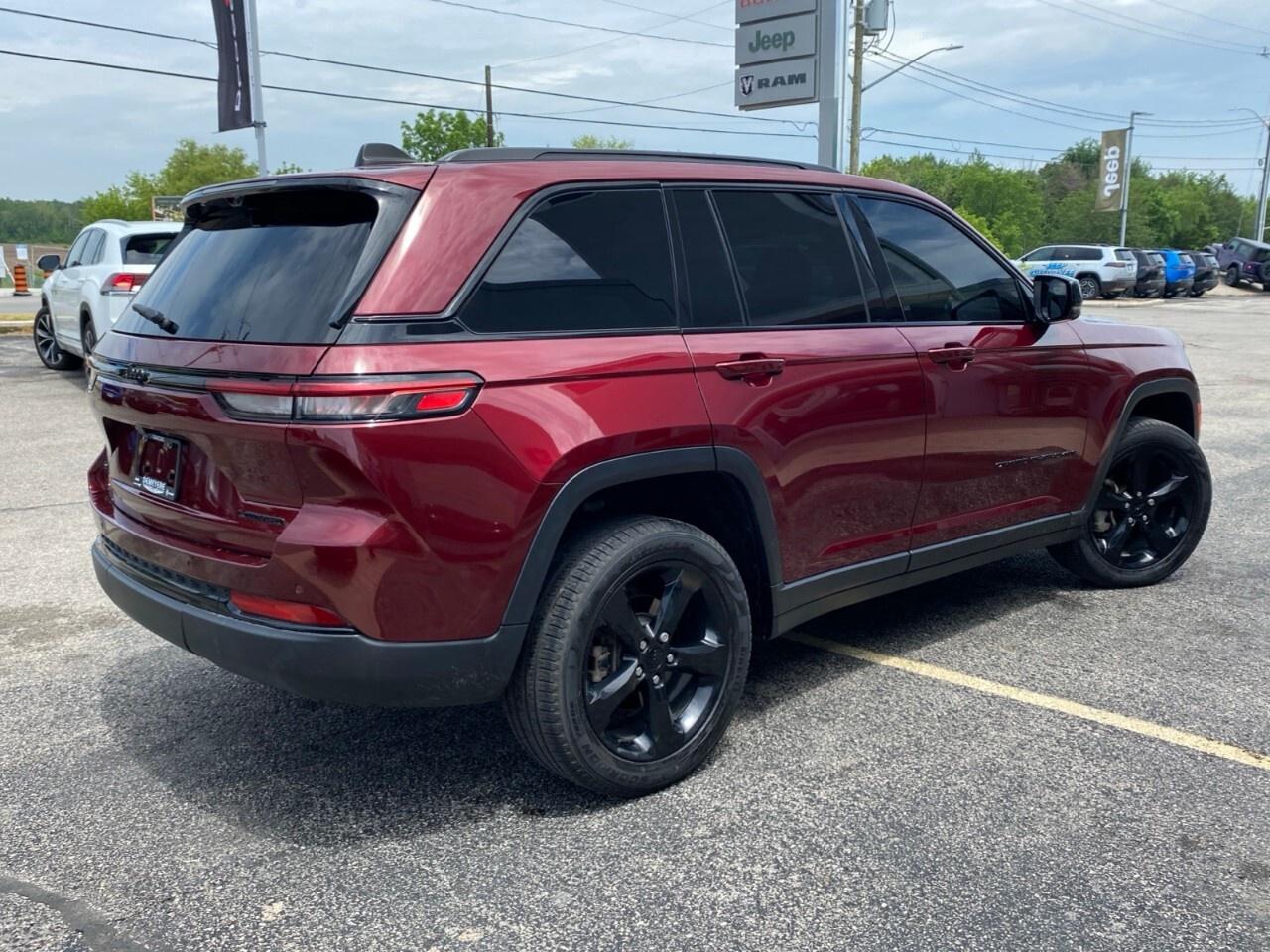 2023 Jeep Grand Cherokee LIMITED 4X4 Photo4