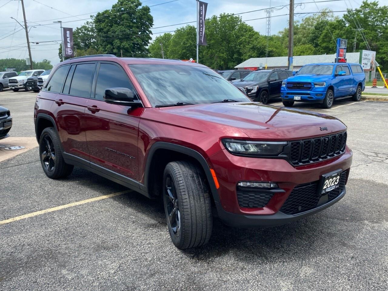2023 Jeep Grand Cherokee LIMITED 4X4 Photo
