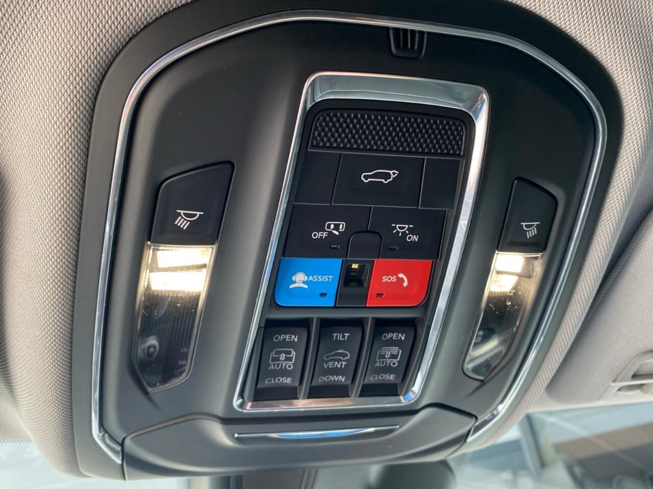 2023 Jeep Grand Cherokee LIMITED 4X4 Photo