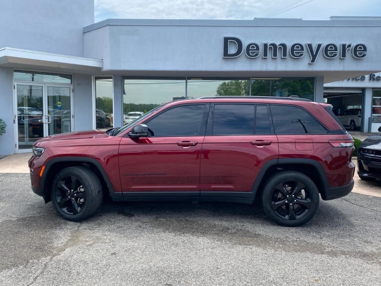 2023 Jeep Grand Cherokee LIMITED 4X4 Photo