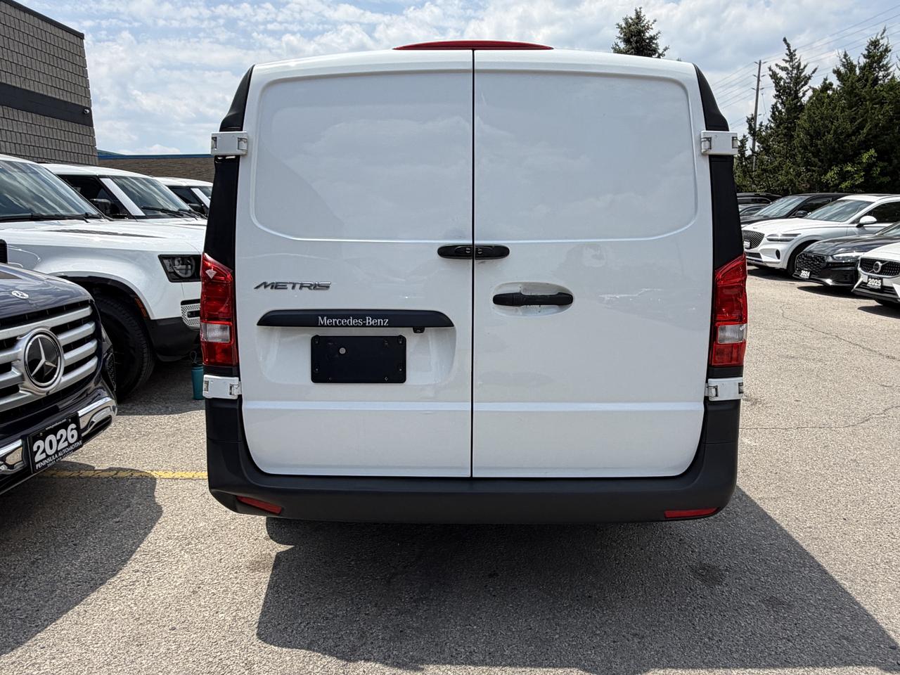 2023 Mercedes-Benz Metris Cargo Van 126WB, HEATED SEATS, PARTITION, HARD FLOOR,CRUISE Photo3