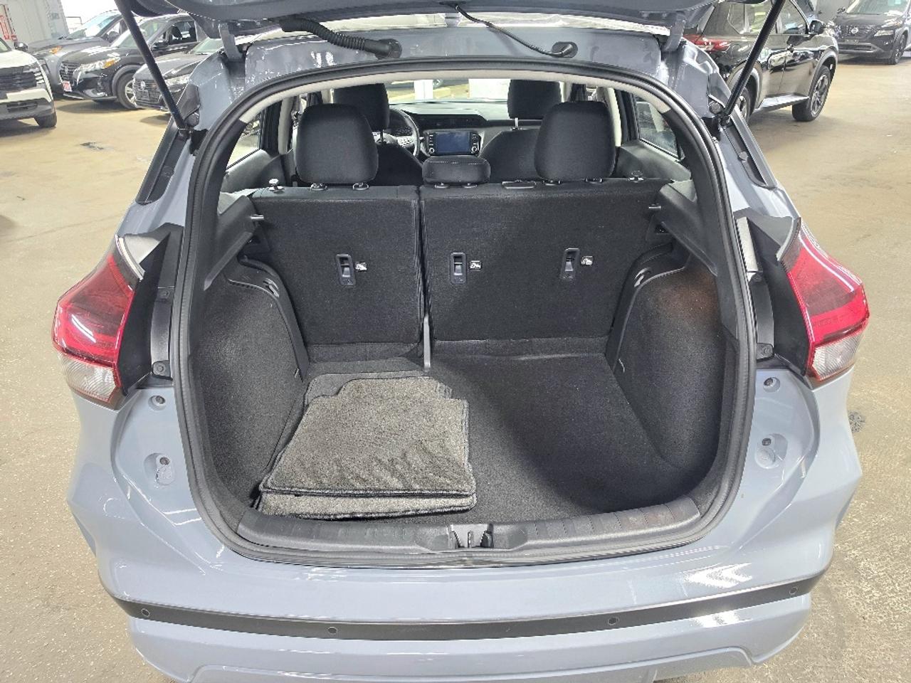 2024 Nissan Kicks SV FWD Photo