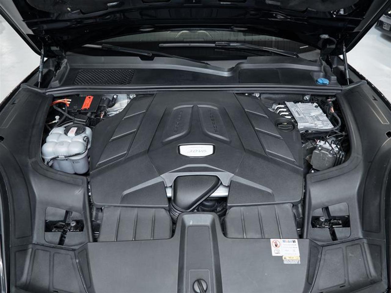 2023 Porsche Cayenne Coupe Photo