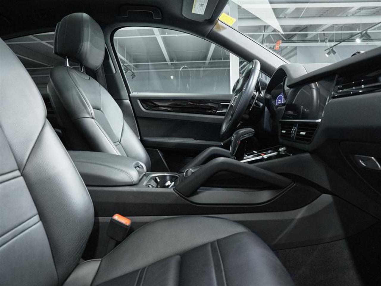 2023 Porsche Cayenne Coupe Photo