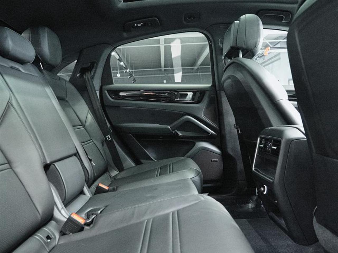 2023 Porsche Cayenne Coupe Photo