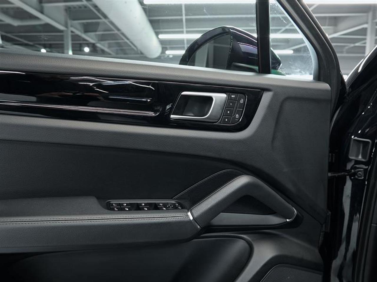 2023 Porsche Cayenne Coupe Photo