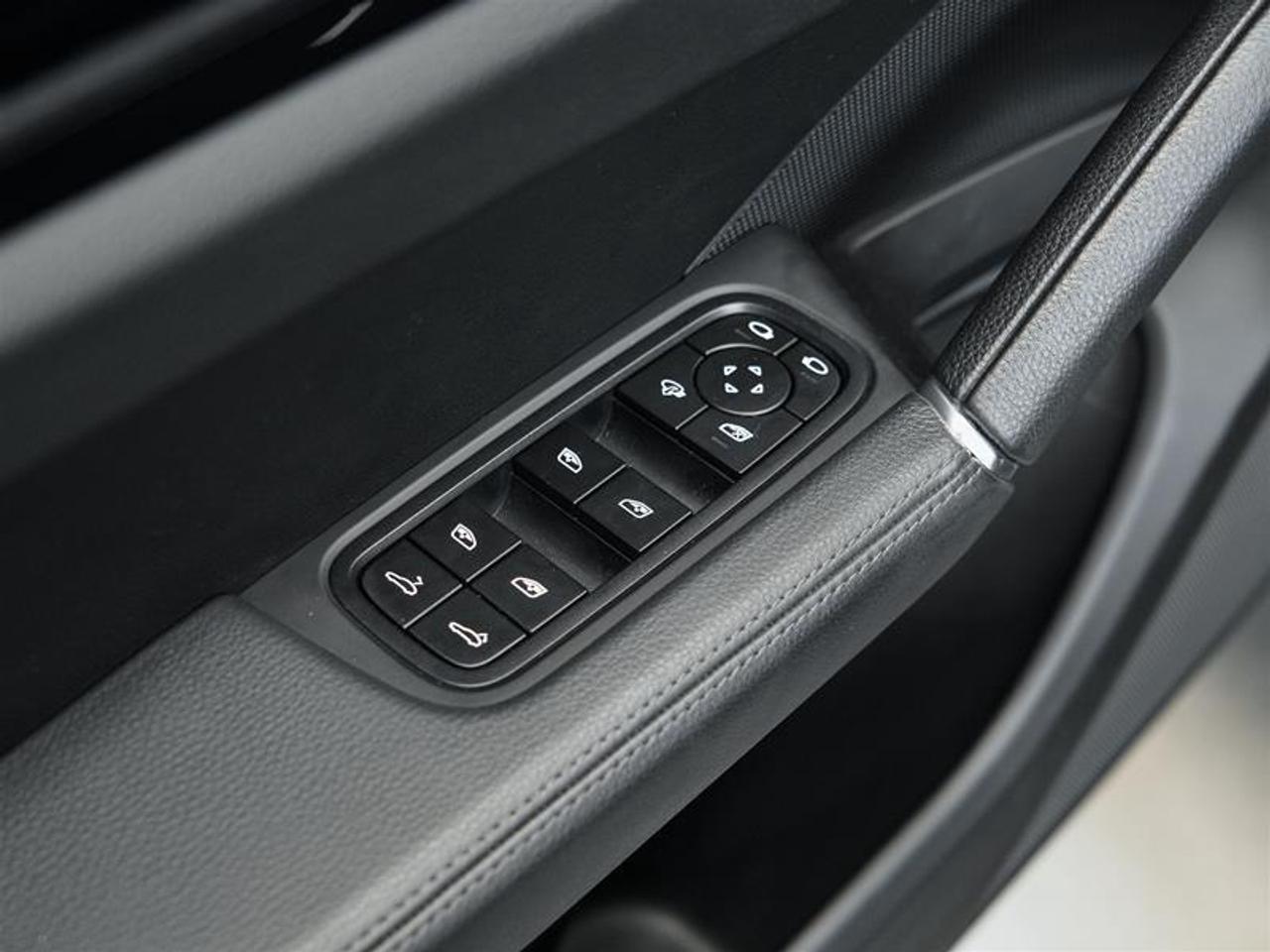 2023 Porsche Cayenne Coupe Photo