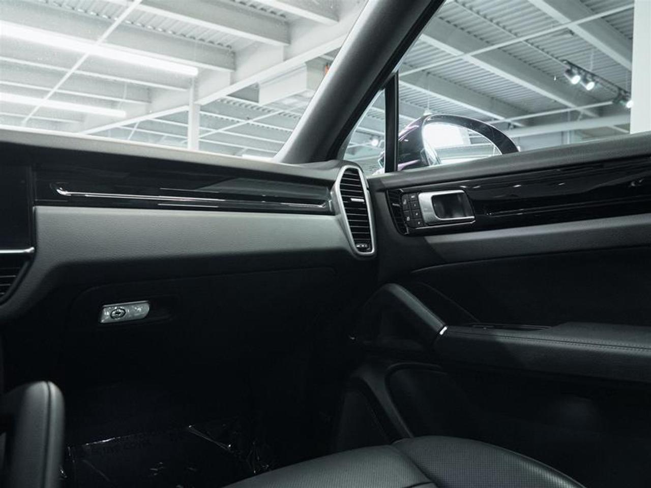 2023 Porsche Cayenne Coupe Photo