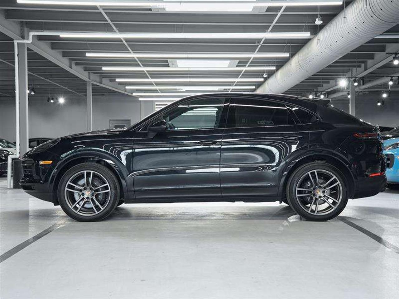 2023 Porsche Cayenne Coupe Photo1