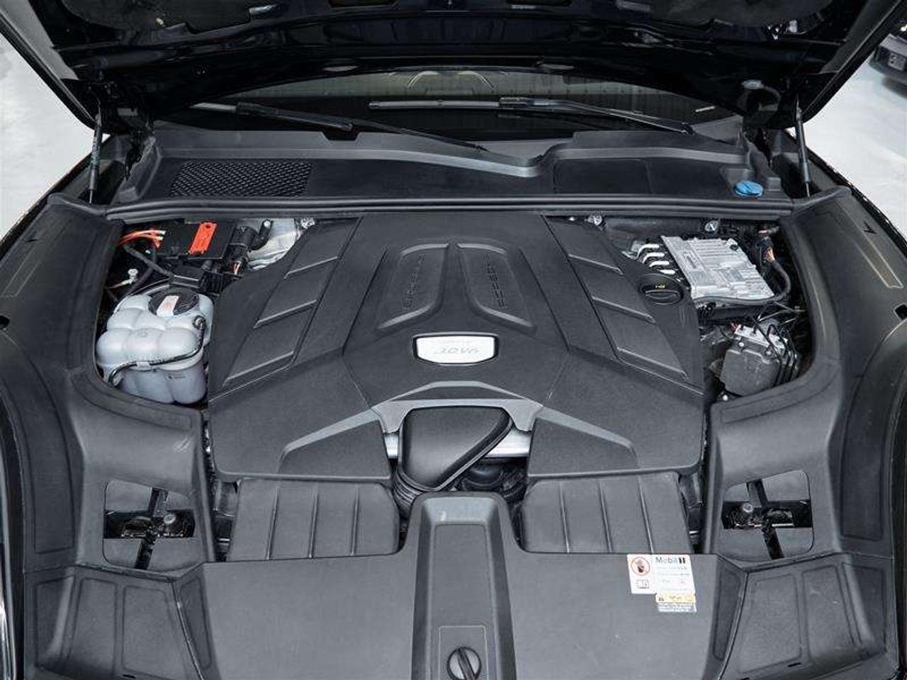 2023 Porsche Cayenne Coupe Photo