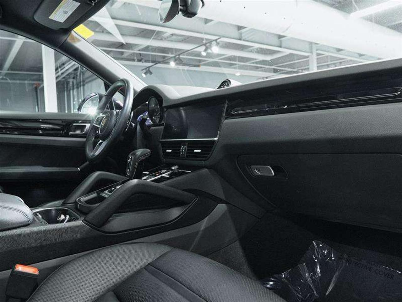 2023 Porsche Cayenne Coupe Photo