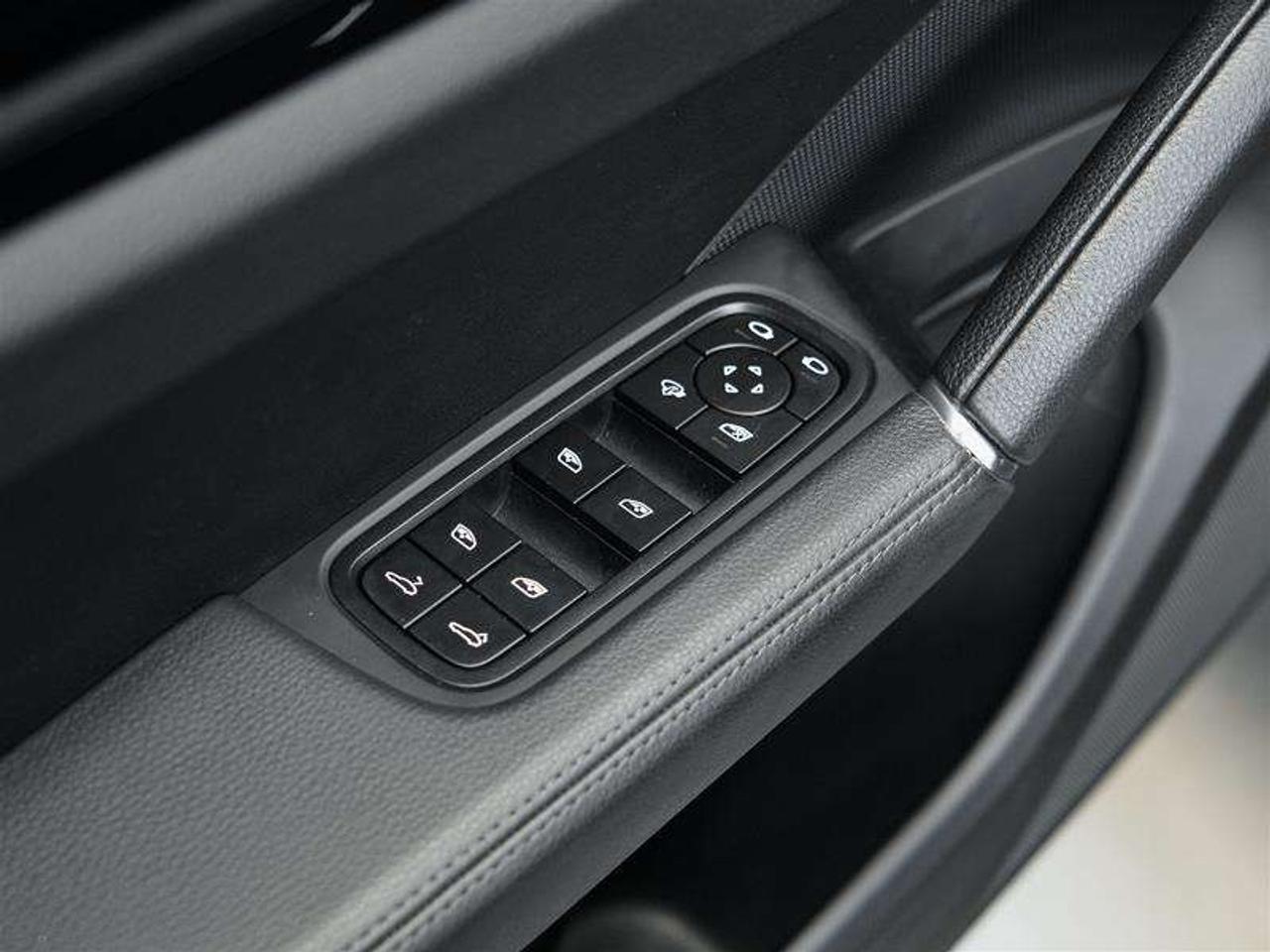 2023 Porsche Cayenne Coupe Photo