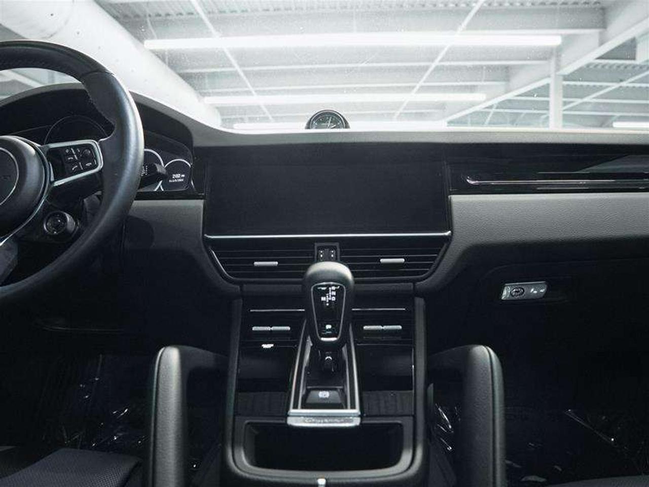 2023 Porsche Cayenne Coupe Photo