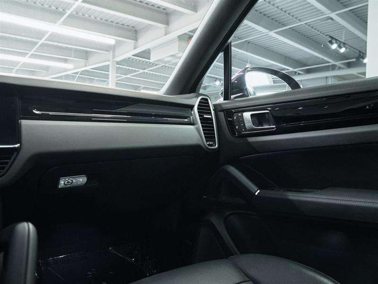 2023 Porsche Cayenne Coupe Photo