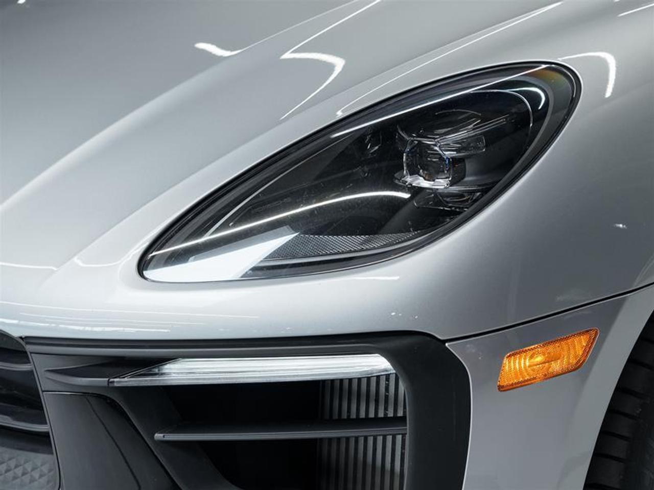2024 Porsche Macan GTS AWD Photo