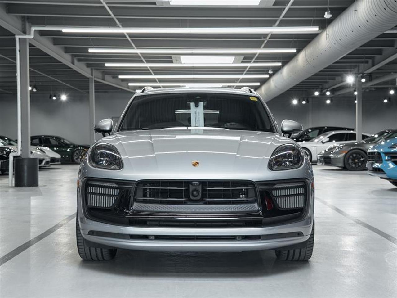 2024 Porsche Macan GTS AWD Photo