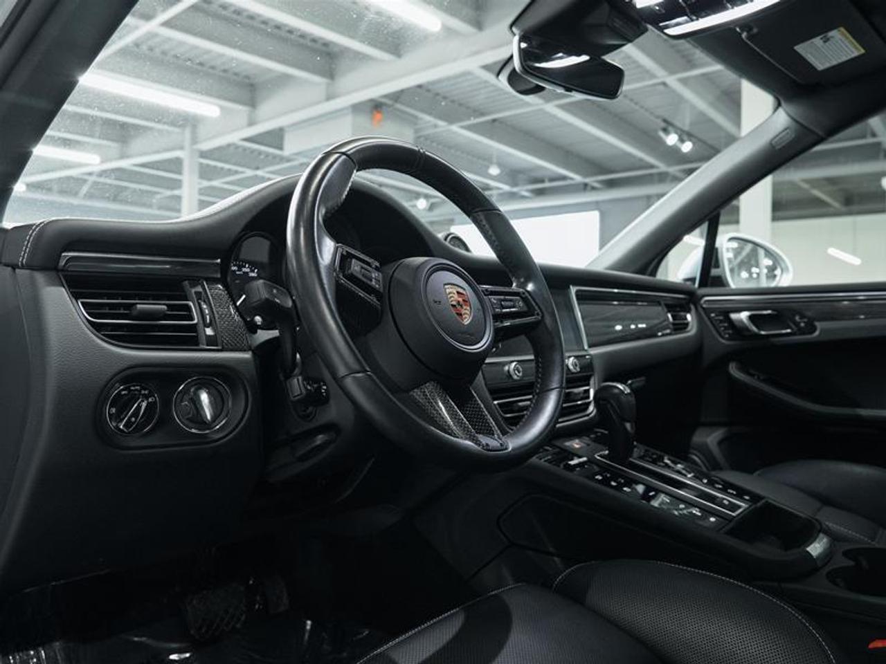 2024 Porsche Macan GTS AWD Photo