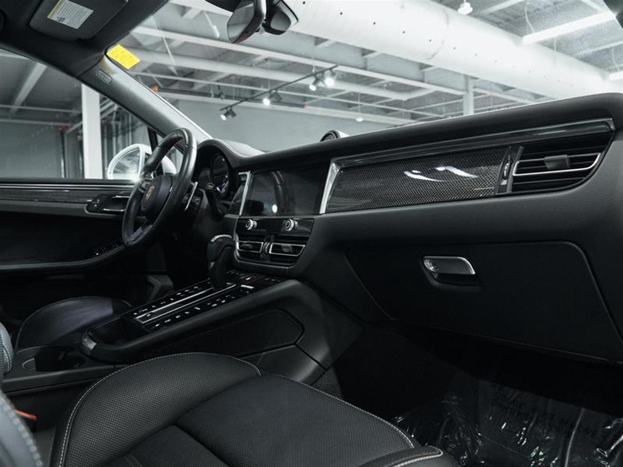 2024 Porsche Macan GTS AWD Photo