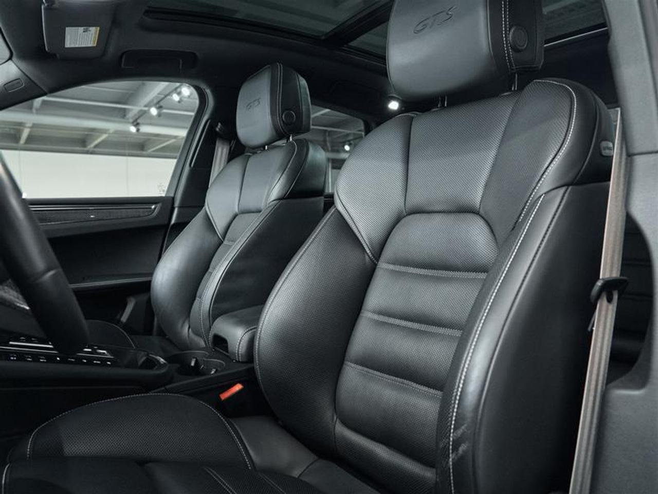 2024 Porsche Macan GTS AWD Photo