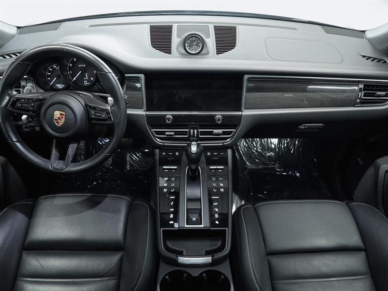 2024 Porsche Macan GTS AWD Photo