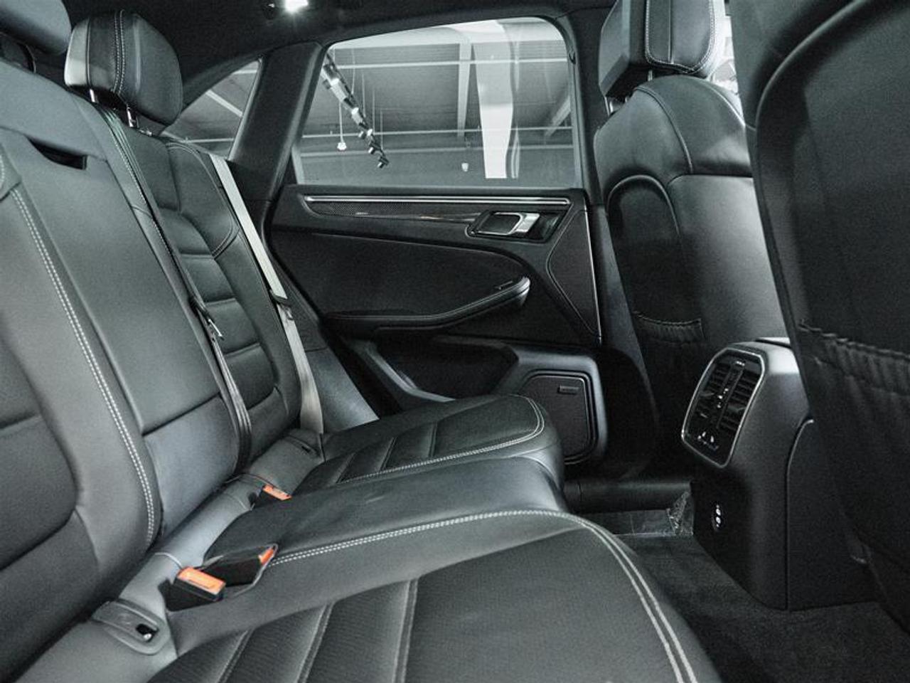 2024 Porsche Macan GTS AWD Photo