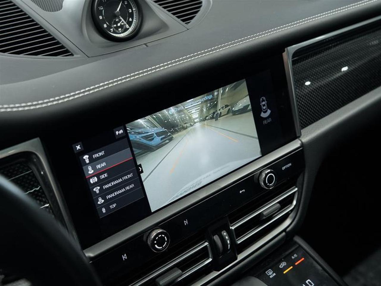 2024 Porsche Macan GTS AWD Photo