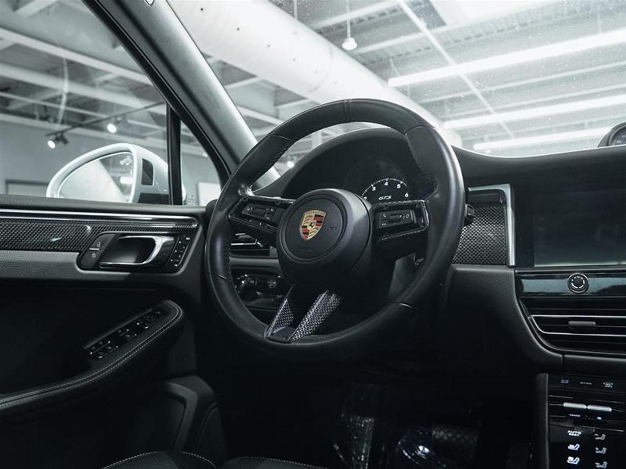 2024 Porsche Macan GTS AWD Photo