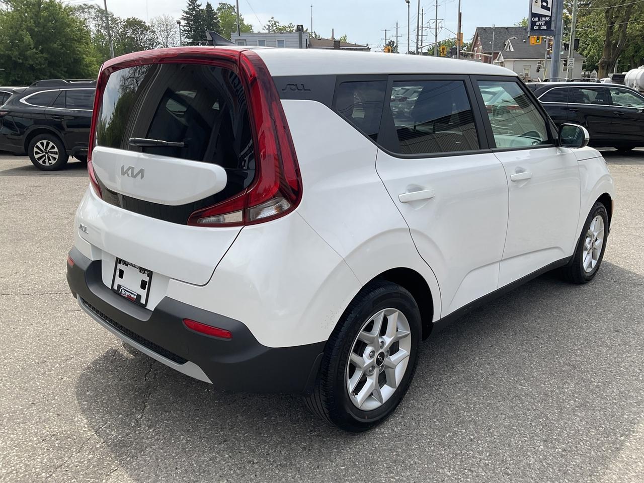 2022 Kia Soul EX - ALLOYS! BACK-UP CAM! BSM! CAR PLAY! Photo