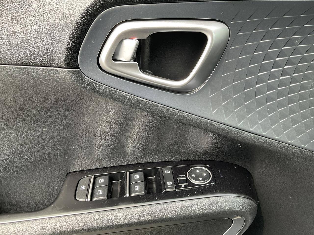 2022 Kia Soul EX - ALLOYS! BACK-UP CAM! BSM! CAR PLAY! Photo