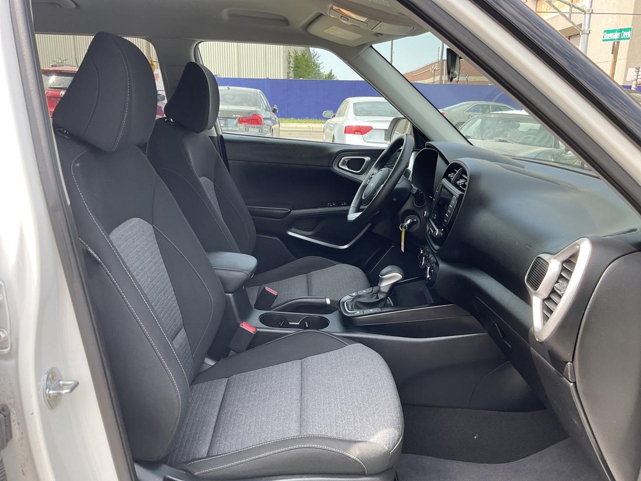 2022 Kia Soul EX - ALLOYS! BACK-UP CAM! BSM! CAR PLAY! Photo
