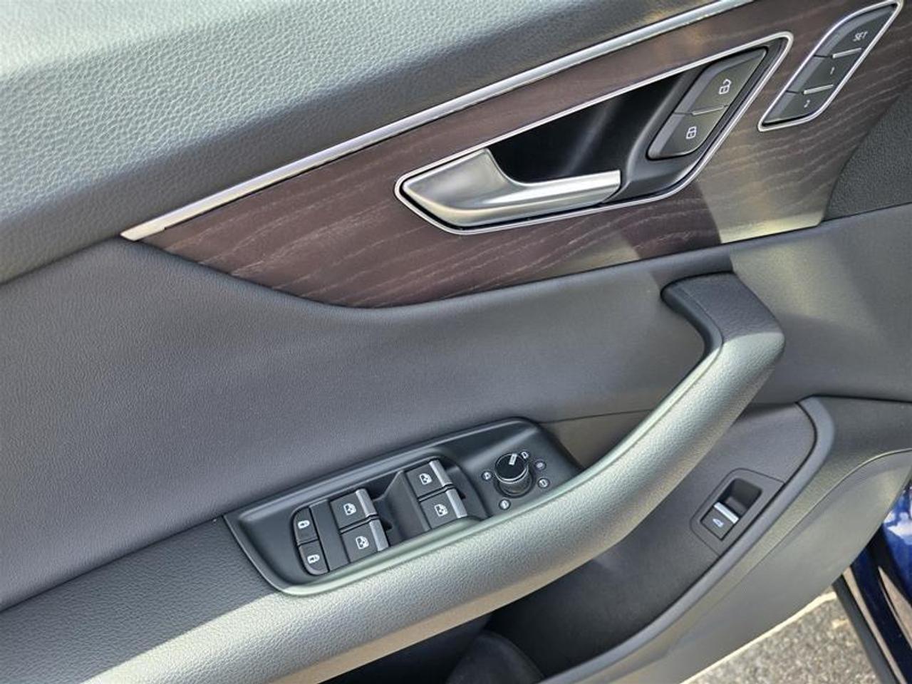 2019 Audi Q8 3.0T Progressiv quattro 8sp Tiptronic Photo