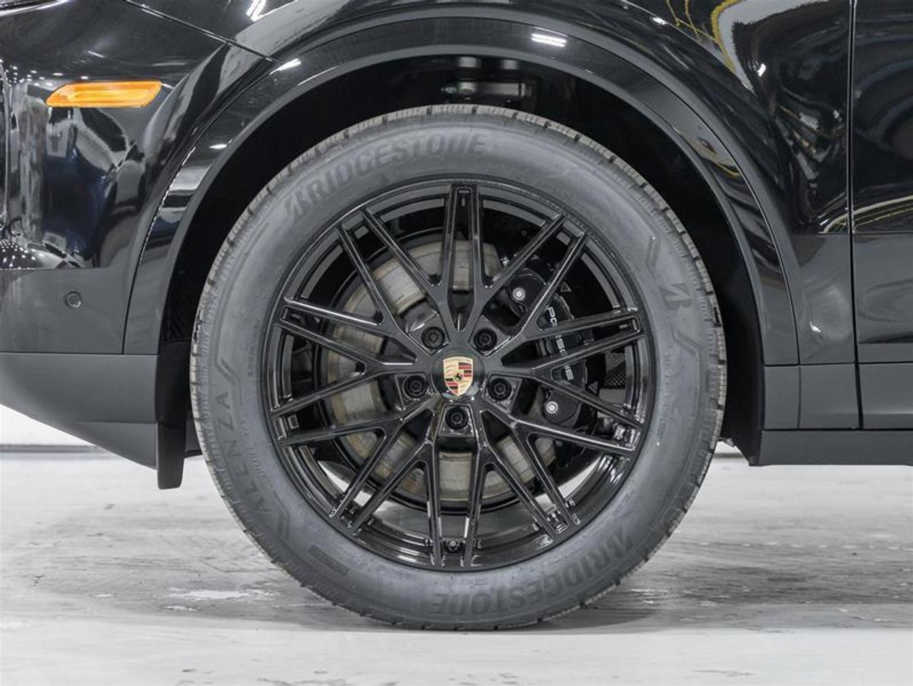 2026 Porsche Cayenne  Photo4