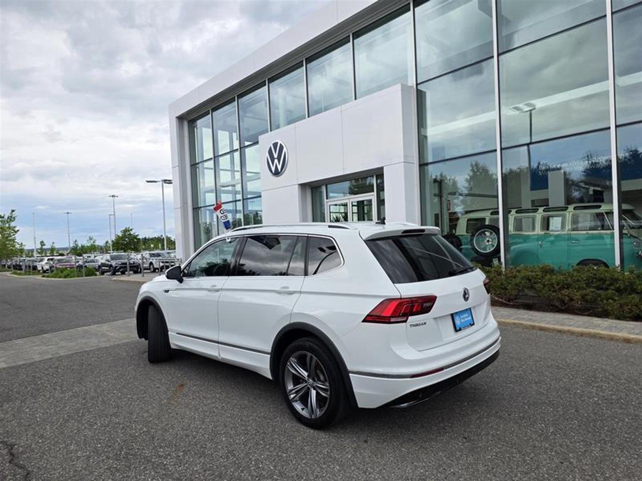 2019 Volkswagen Tiguan Highline 2.0T 8sp at w/Tip 4M Photo
