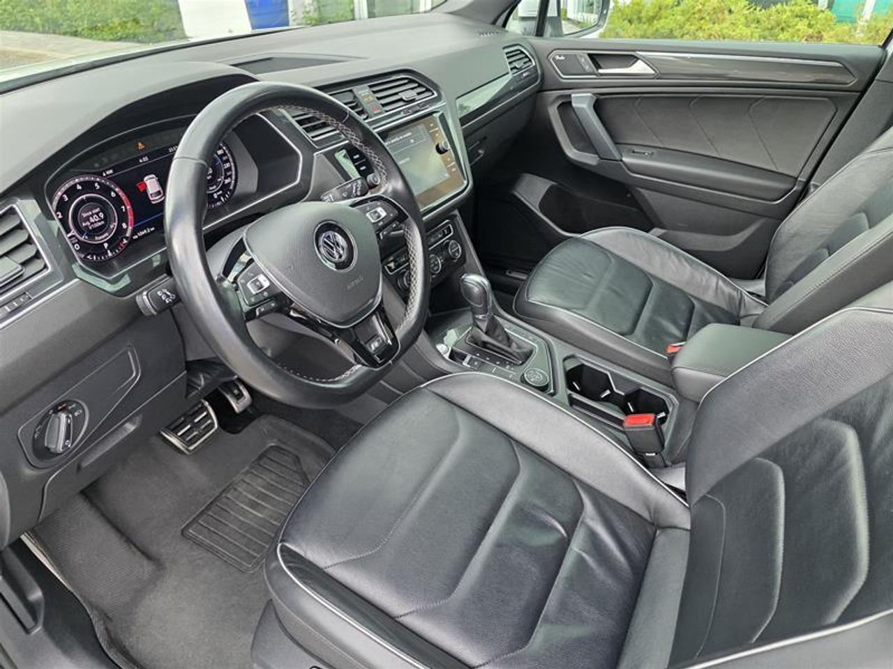 2019 Volkswagen Tiguan Highline 2.0T 8sp at w/Tip 4M Photo