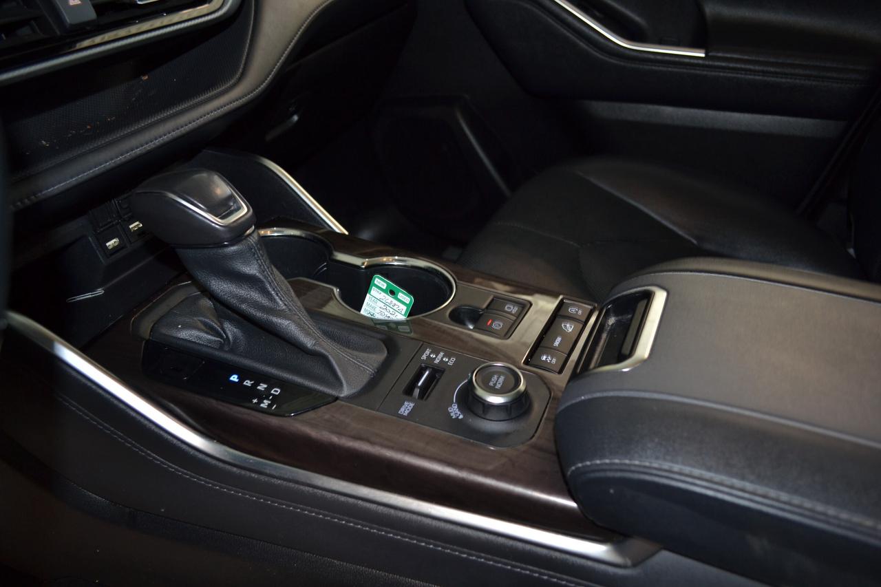2021 Toyota Highlander LIMITED  Photo