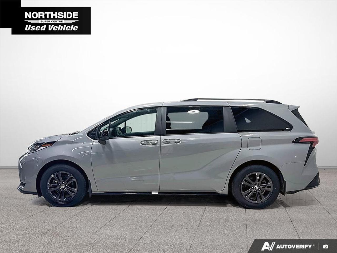 2025 Toyota Sienna XSE 7-Passenger AWD Photo2