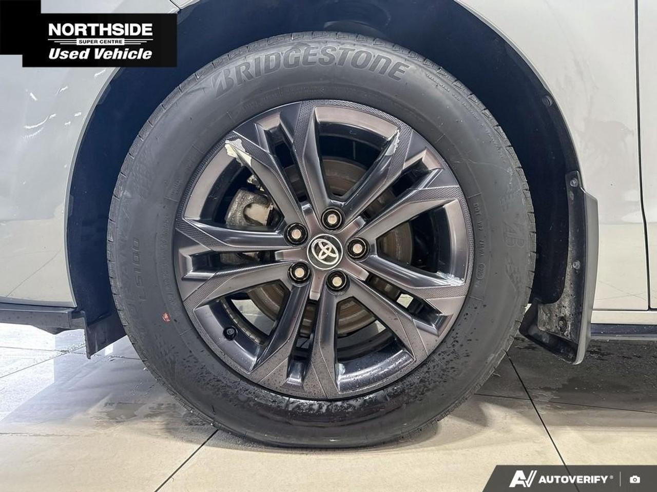2025 Toyota Sienna XSE 7-Passenger AWD Photo