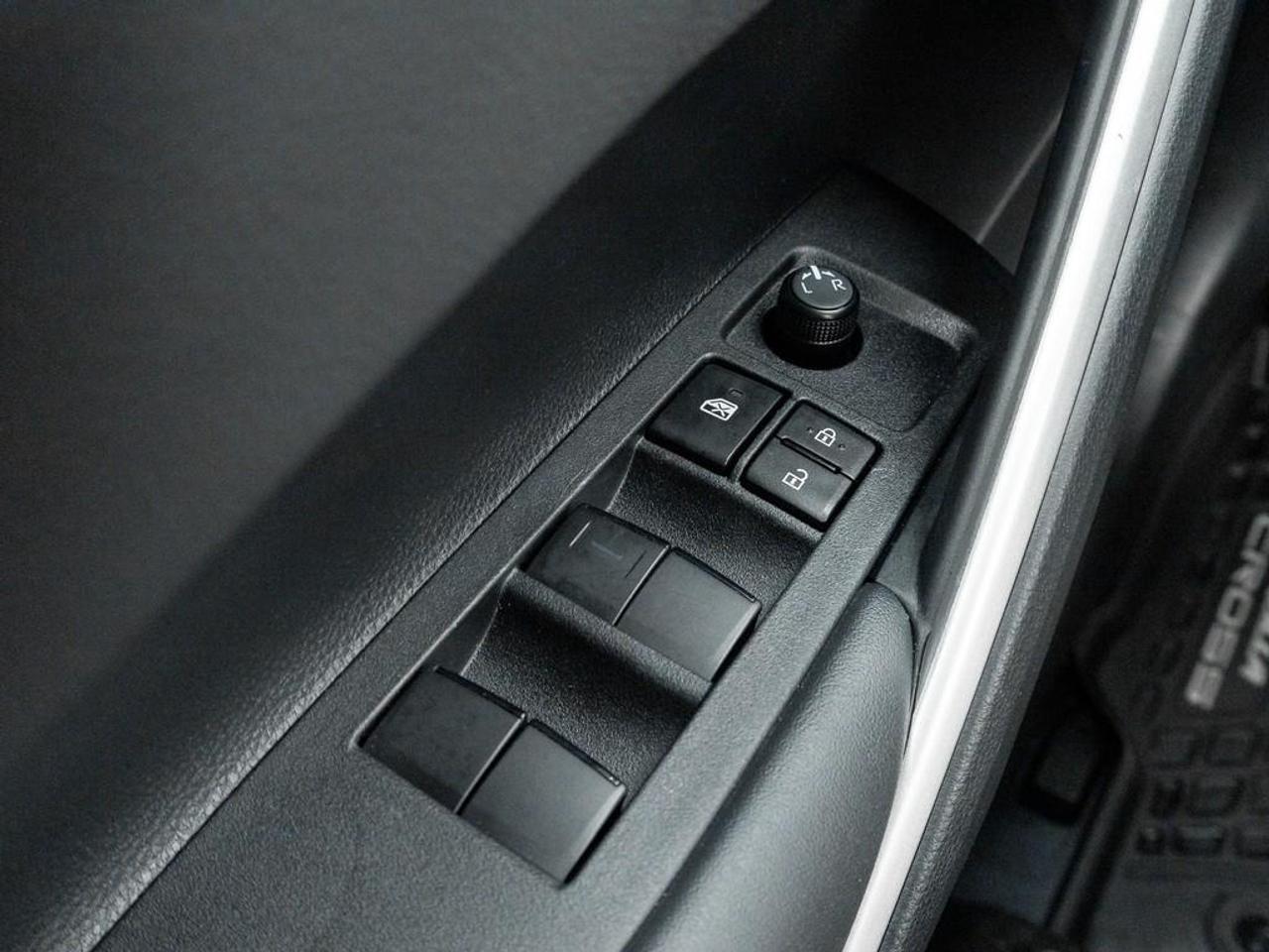 2024 Toyota Corolla Cross XLE 4dr All-Wheel Drive Photo